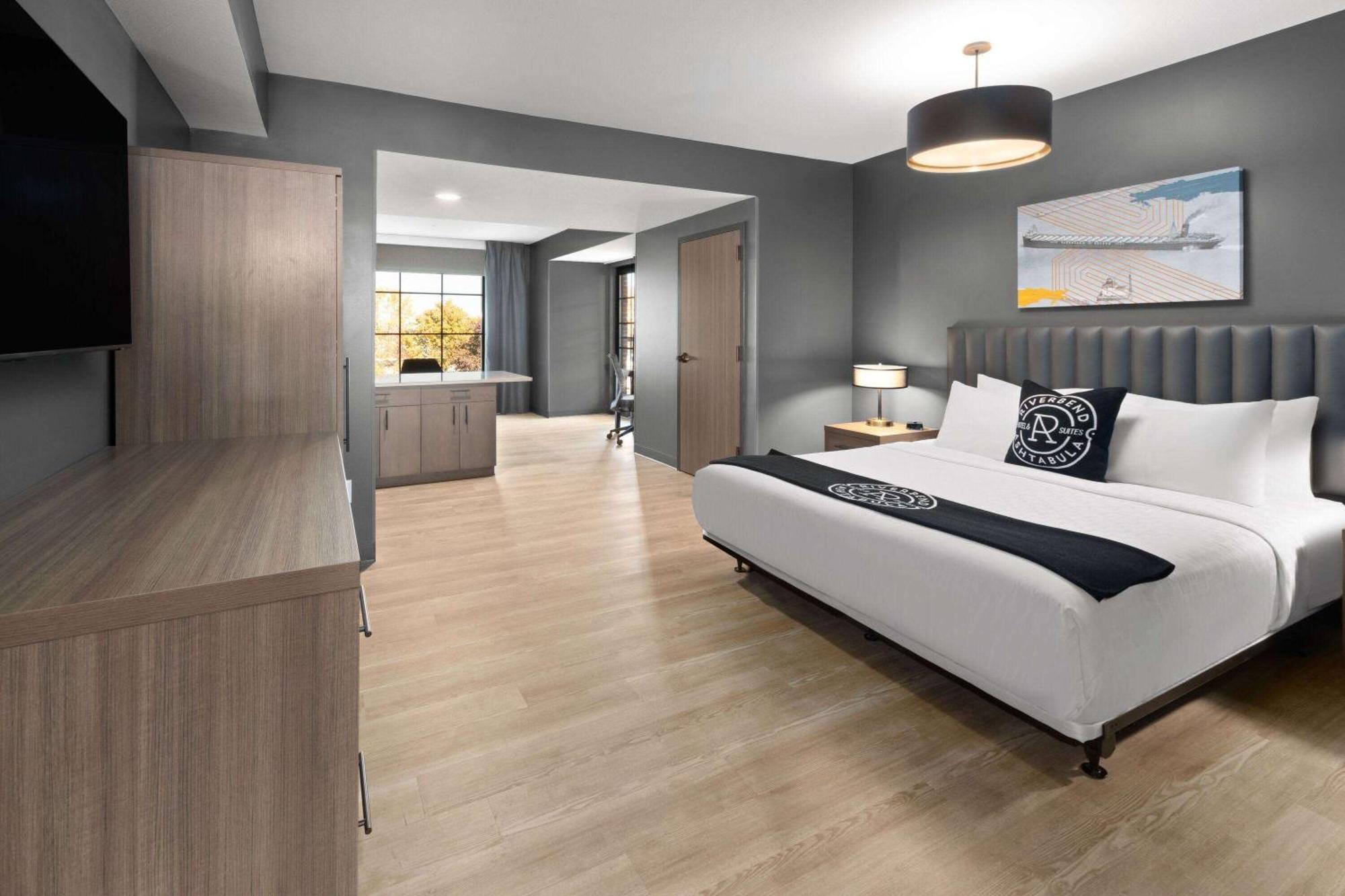 Riverbend Hotel And Suites, Trademark Collection By Wyndham Ashtabula Buitenkant foto