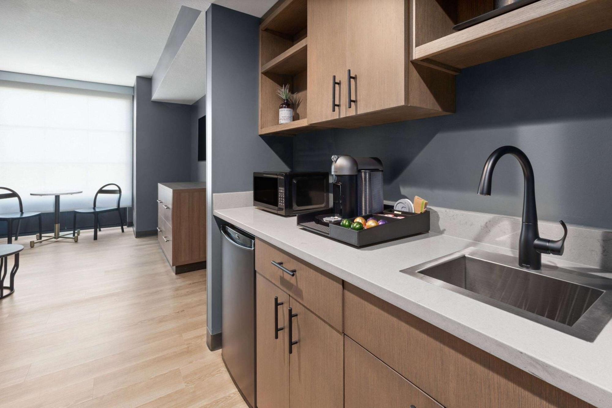 Riverbend Hotel And Suites, Trademark Collection By Wyndham Ashtabula Buitenkant foto