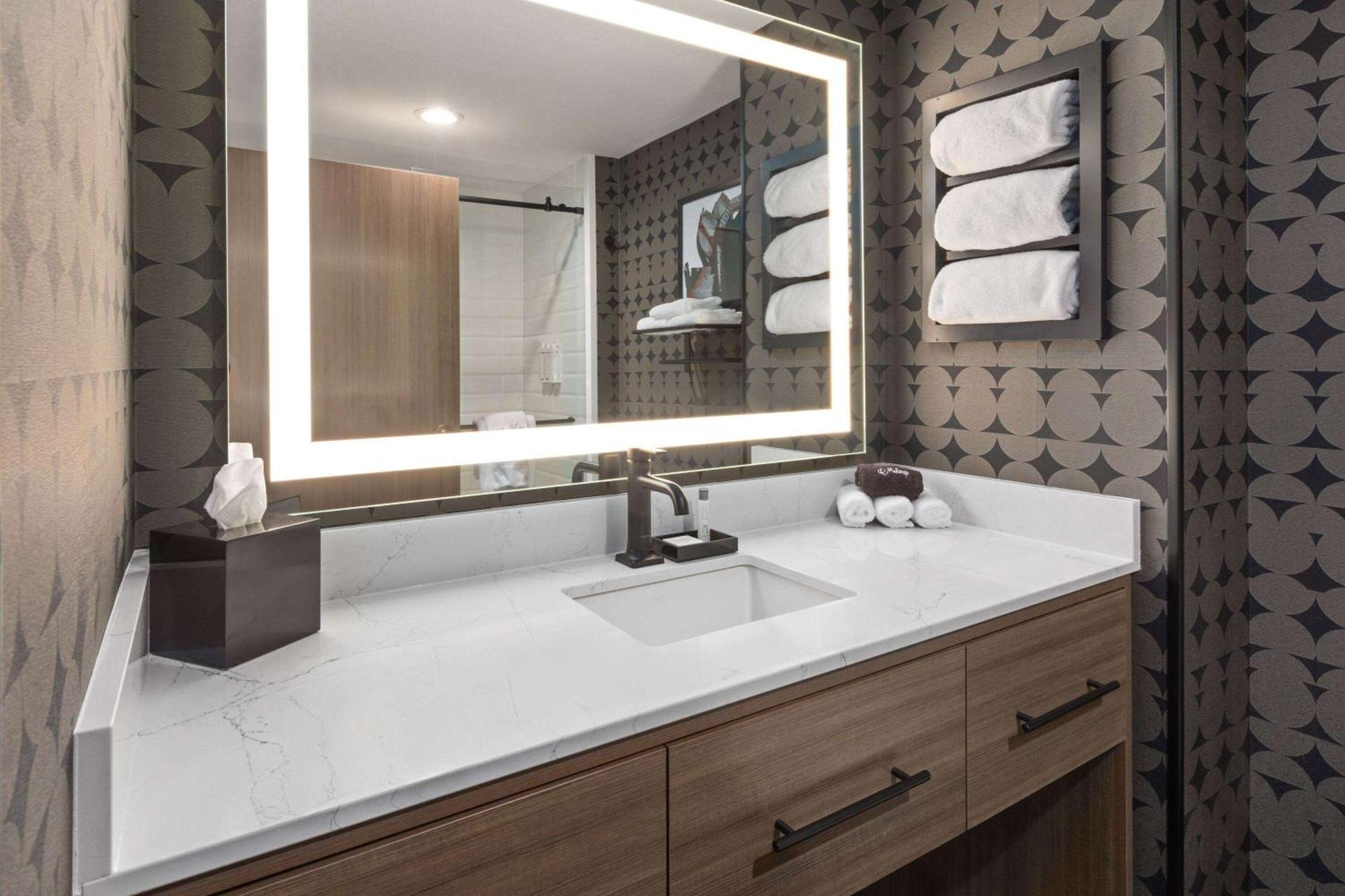 Riverbend Hotel And Suites, Trademark Collection By Wyndham Ashtabula Buitenkant foto