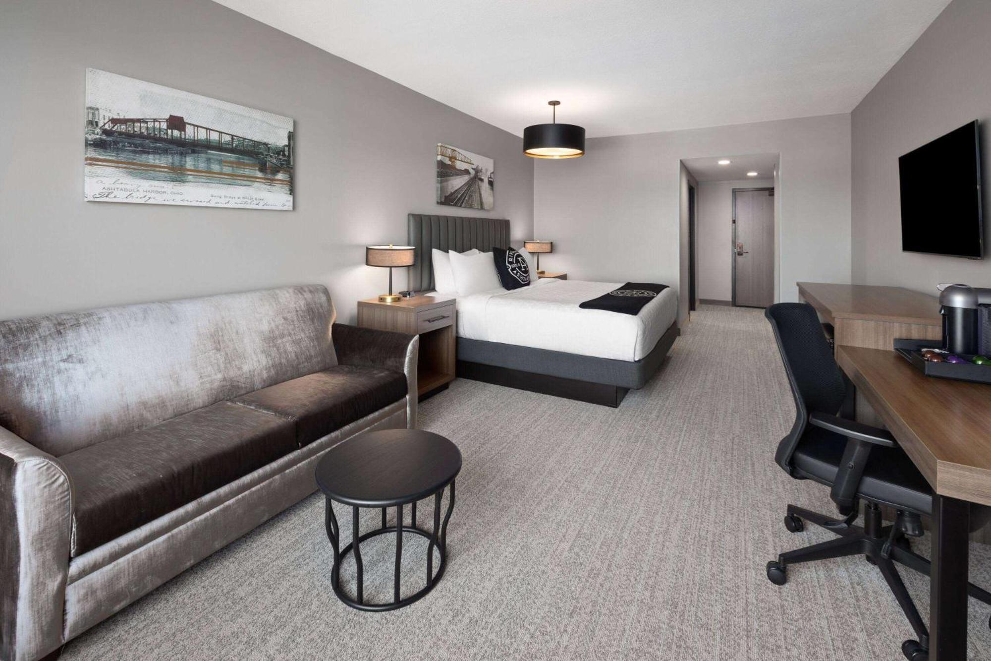 Riverbend Hotel And Suites, Trademark Collection By Wyndham Ashtabula Buitenkant foto