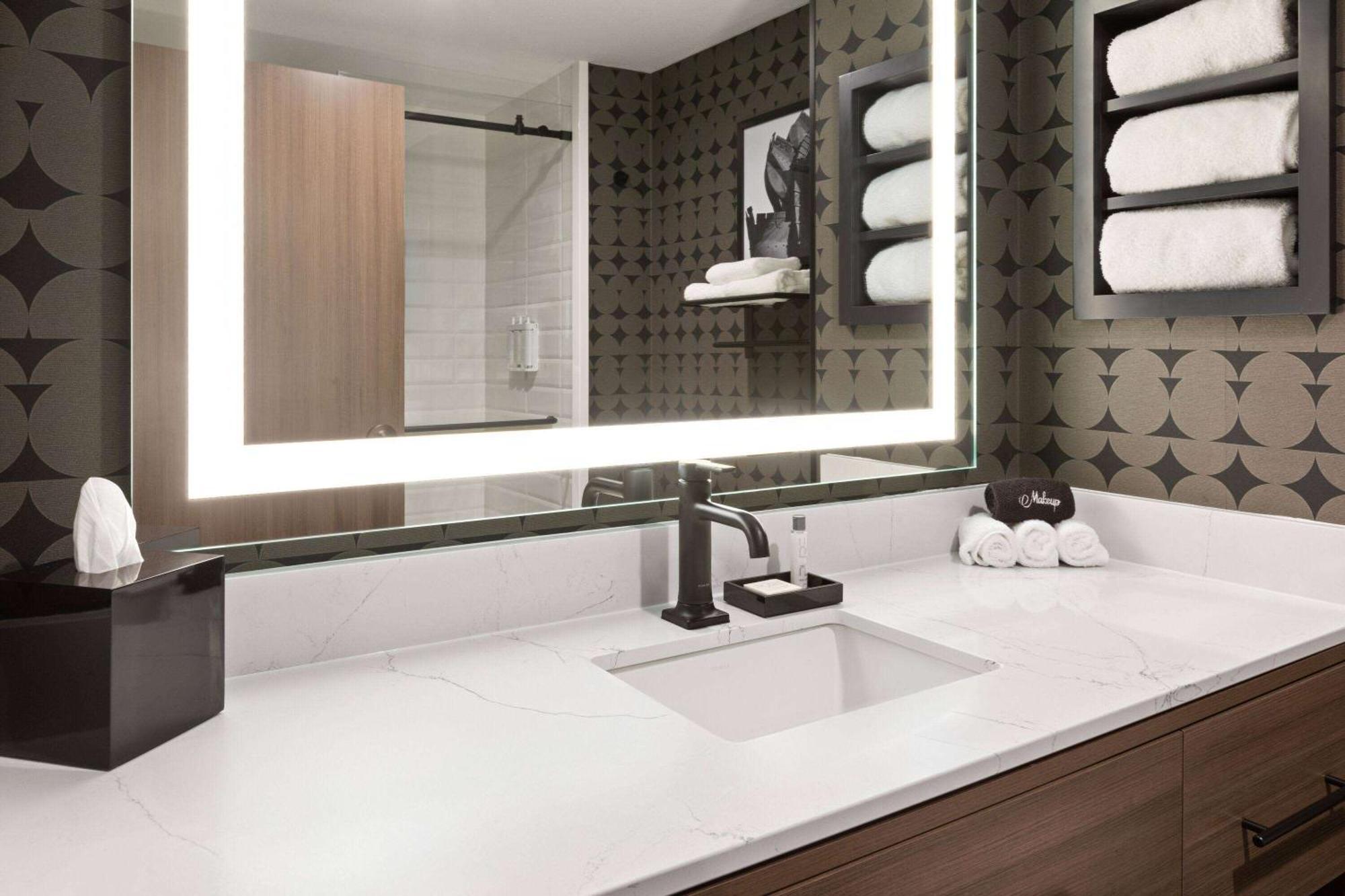 Riverbend Hotel And Suites, Trademark Collection By Wyndham Ashtabula Buitenkant foto